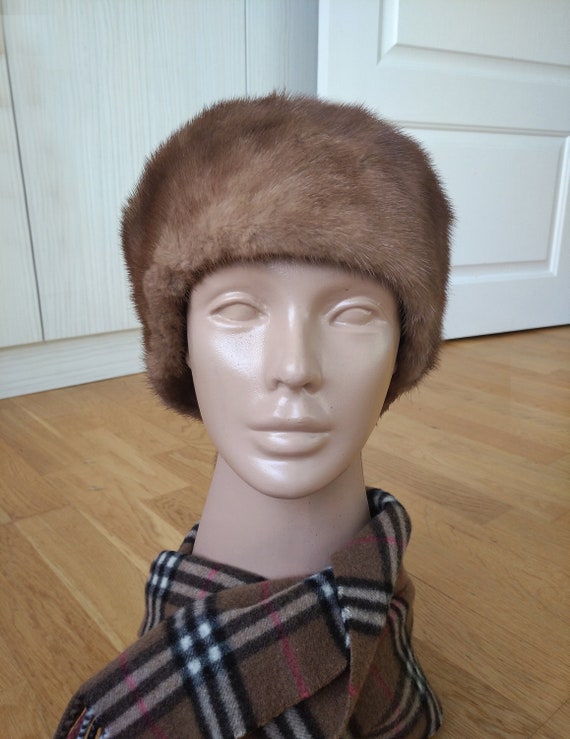 Vintage Honey Blonde Mink Fur Hat - Women display picture 3