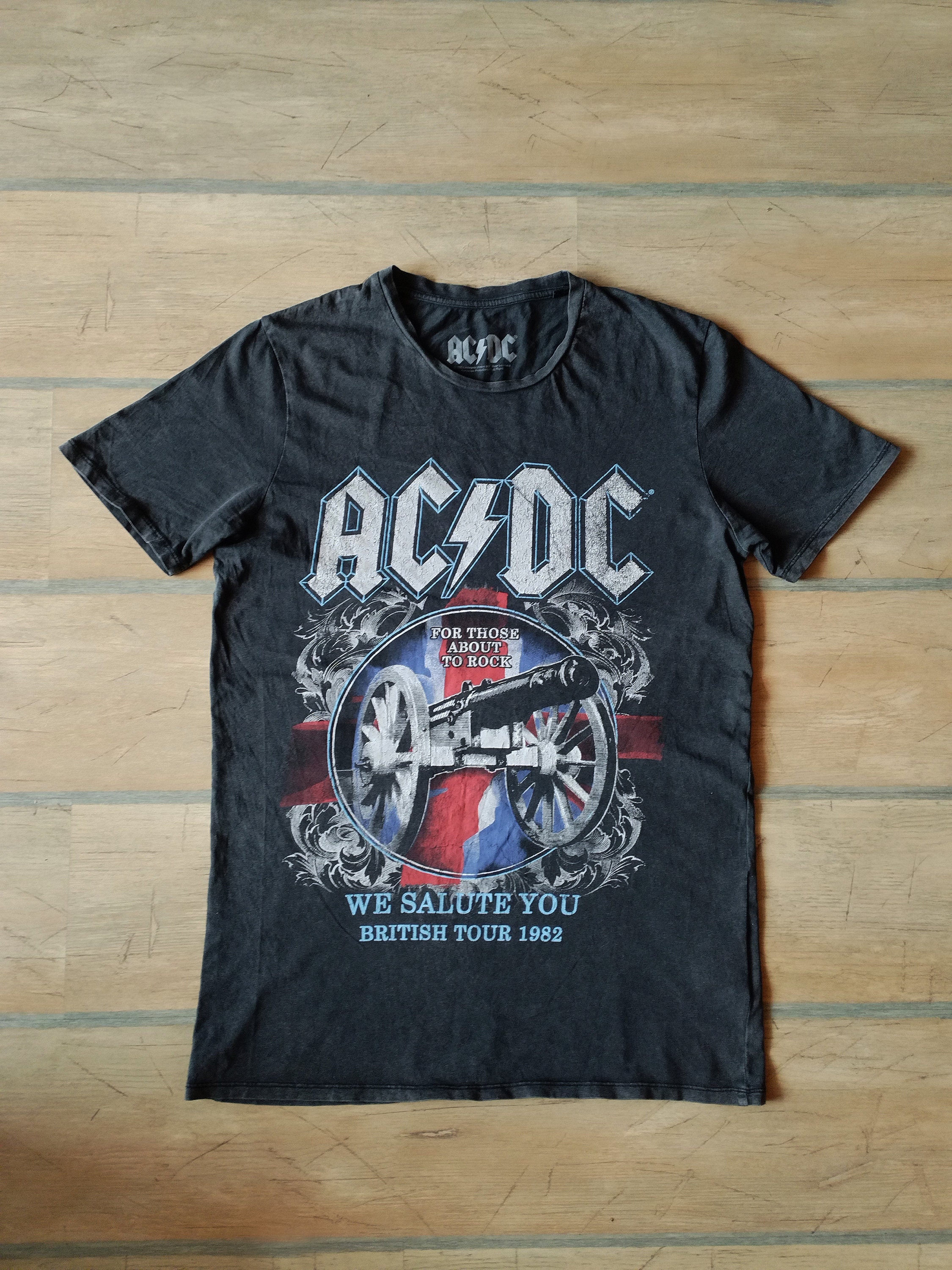Vintage Mens AC/DC T-shirt , We Salute You, British Tour 1982 T 