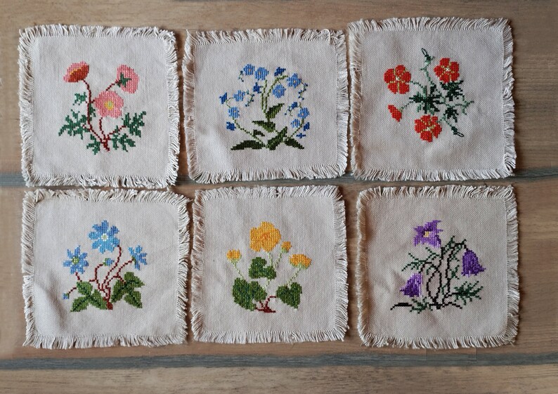 Vintage Linen Handembroidered Flower Napkinscross Stitched Etsy