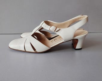 Vintage White Leather Sandals: Retro Italian Shoes, EU 38.5 / US 8.5