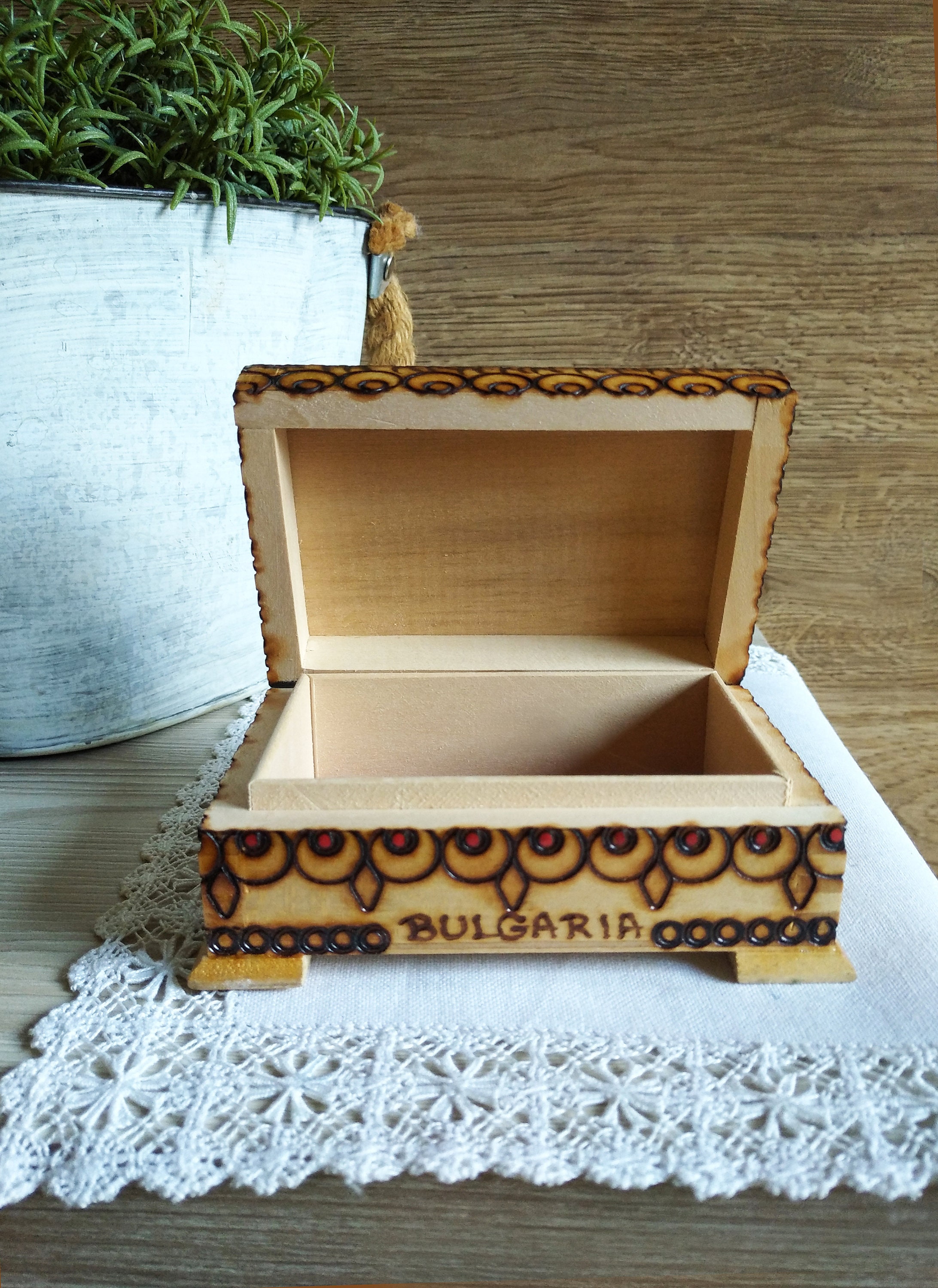 Boîte à Bijoux Vintage En Cuir Véritable - Sculptée Marron - Bulgarie XXe Siècle