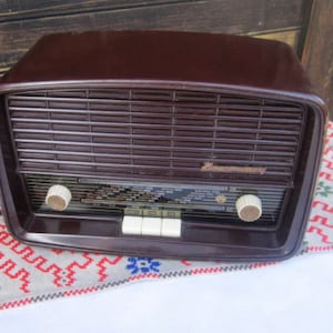 Vintage Radio Komsomolets, Radio antigua, Decoración del hogar vintage, Artículo coleccionable