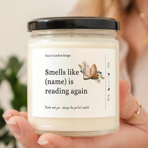 Book Lover Candle Gift, Custom Bookworm Gift, Birthday Gift Candle, Gift for Friend, Personalized Book Lover Gift for Her, Bookish Candle