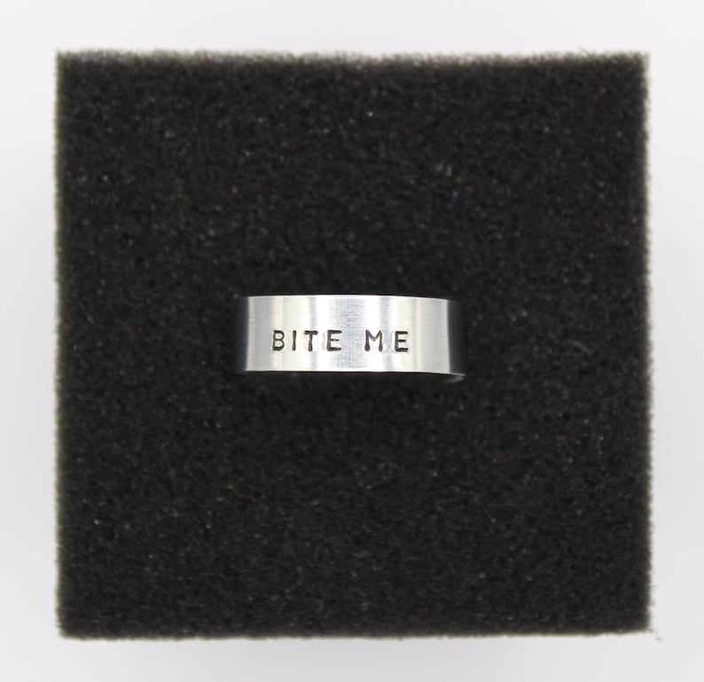 Anillos estampados a mano inspirados en Reneé Rapp (todo para todos, ángel de nieve, chicas guapas, moretones y más) imagen 10