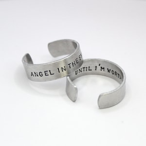 Bague estampée à la main i'll angel in the snow (inspirée de reneé rapp)