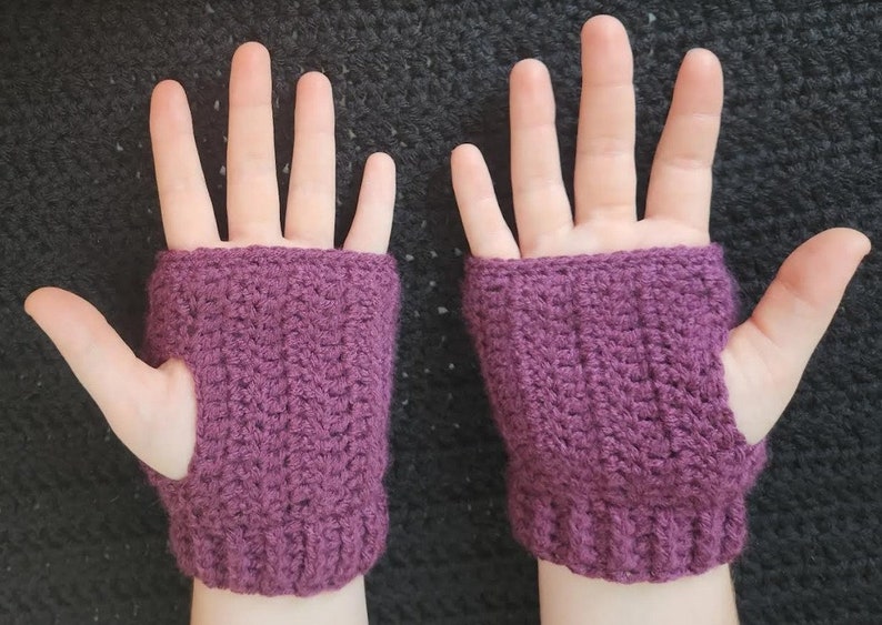 PATTERN: Crochet Skull Fingerless Gloves image 2