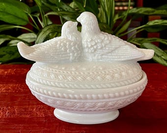 Vintage Westmoreland "Kissing Doves" Milk Glass Candy or Keepsake Dish