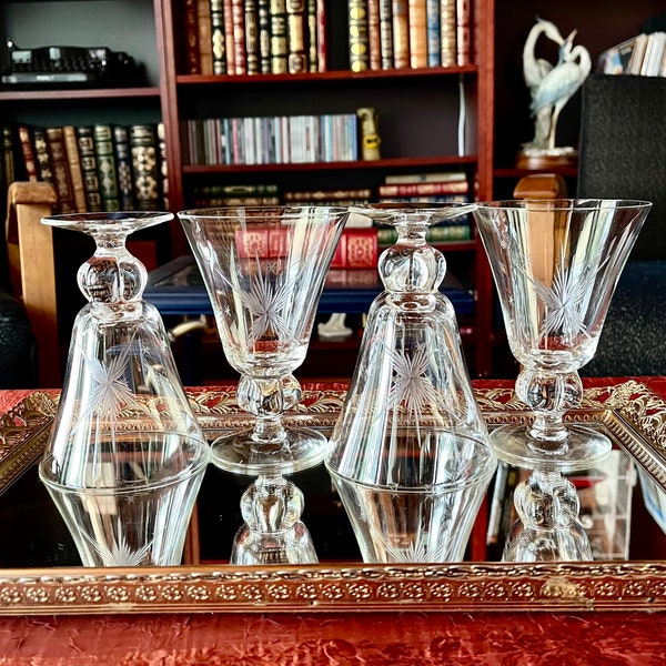 Set of 4 Rare "North Star" Wine Glasses From Swedish Glass Circa 1950