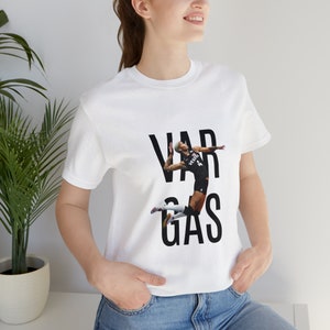 VARGAS ユニセックス ジャージー 半袖 Tシャツ メリッサ バルガス Tシャツ ホワイト&ブラック 9サイズ展開 XS-S-M-L-XL-2XL-3XL-4XL-5XL 画像 2