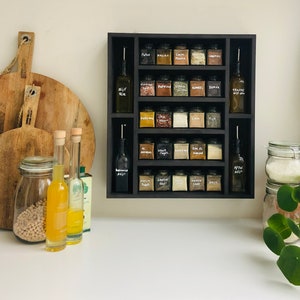 Spicerack with 25 spice jars and 4 oil bottles (Black lid)