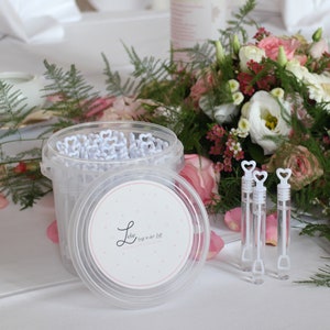 Bulles de savon mariage 64 pièces remplies dans un seau pratique Wedding Bubbles Set la décoration parfaite pour des moments inoubliables image 1