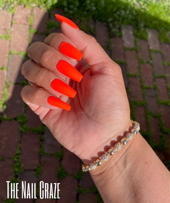 HUZURLU fade proof & long lasting nail paint orange for use gills and women  orange - Price in India, Buy HUZURLU fade proof & long lasting nail paint  orange for use gills