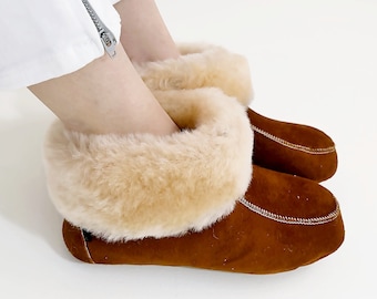 Natural leather women's slippers, handmade sheepskin boots, warm slippers, slippers with fur, polskie pantofle, polskie kapcie, bambosze