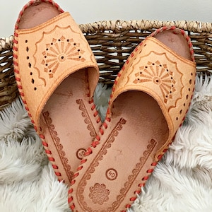 Women&#39;s leather mountaineer slippers, openwork, natural, highlander slippers, embroidered slippers, Polish slippers, góralskie kapcie