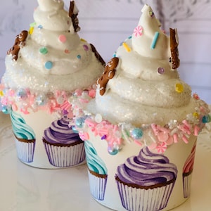 White Crème Gingerbread Cupcakes