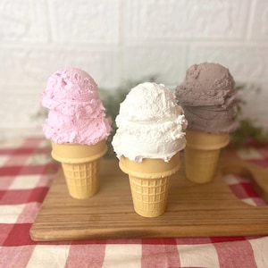 Realistic Fake Ice Cream Cone Prop: Strawberry, Chocolate, Vanilla Dessert Decor immagine 1