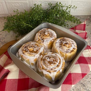 Fake Cinnamon Rolls in Pan: Faux Breakfast Pastry Display