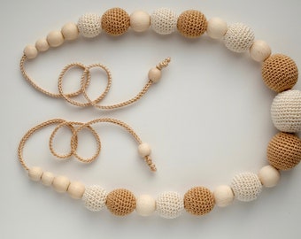 Collier d’allaitement fait à la main avec des perles au crochet