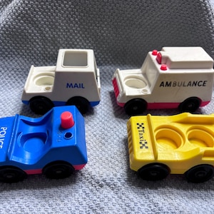 various lots- vintage little people sets