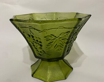 8 sided green glass grape pressed glass anchor hocking candy dish