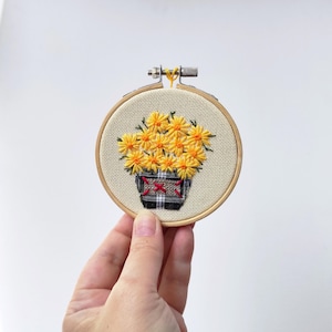 Yellow Flower Miniature Embroidery Hoop Art, Tiny Wall Decor, Cheerful Floral Wall Hanging, Hand-Stitched Botanical Decor, Small Round Hoop