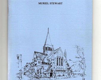 Puede incluir: Un dibujo en blanco y negro de un edificio de iglesia con un alto campanario. El texto "St James's United Reformed Church - Newcastle upon Tyne" está debajo del dibujo.