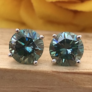 2.20 CTGreen Moissanite Round stud Earring, Wedding Earrings, Earrings for Gift, Screw Back stud earring, Earrings for Women, stud For Her