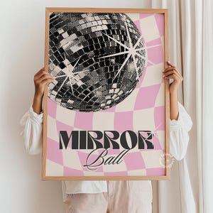 Spiegelball Funky Poster, karierte Druckwandkunst, rosa schwarze Ästhetik, Groovy Disco Dekor, Retro 70er Tanzdruck, trendige Raumkunst