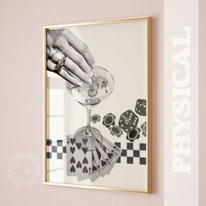Muurprint speelkaarten, kaarten en drankjes, retro muurkunst print, martini-alcoholkunst, zwart-wit trendy wanddecoratie, poster INGELIJST