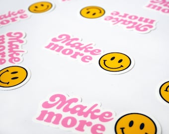 Pegatinas de vinilo Makemore Smiley / Pegatinas para pequeñas empresas, Pegatinas sonrientes, Pegatinas para botellas de agua