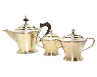 1930&#39;s Art Deco 3 Piece Silver Plated Teapot, Sugar Bowl, Milk Jug.