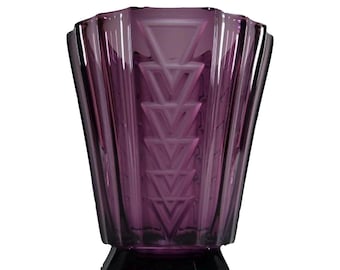 Art Deco 1930’s H. Markhbeinn Amethyst Flower Vase Geometric Triangle Design.