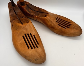 Vintage Paar MILLER Trade Mark O.A.M. CO. Verstellbare Schuhformen / Keilrahmen aus Holz