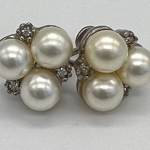 Vintage Pearl and Rhinestone Cluster Screw-Back Earrings