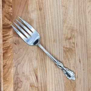 Vintage Wm. Rogers MFG Co Grand Elegance aka Southern Manor Meat Fork 8 3/4&quot;