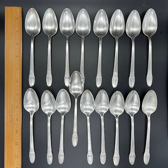 Vintage FIRST LOVE 1937 by 1847 Rogers Bros Teaspoons Spoon 1/8