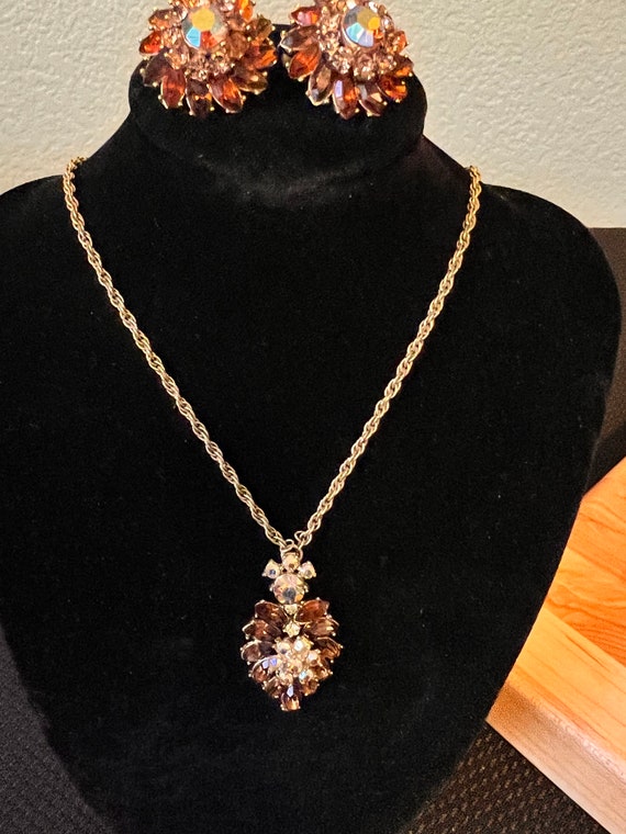 Vintage Crown Trifari Amber Crystal Necklace and … - image 3