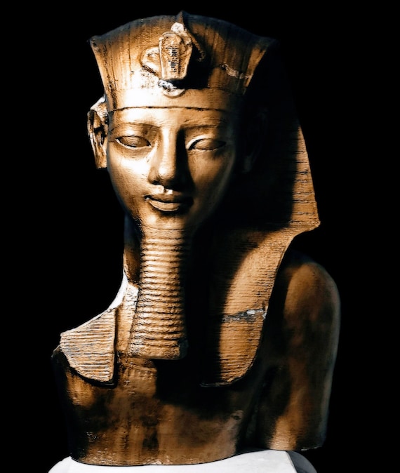 アメンホテプ3世の胸像。高品質樹脂製。精巧なレプリカ。 - Etsy 日本