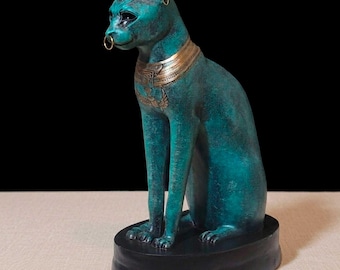 大英博物館所蔵のゲイヤー＝アンダーソンの猫（バステト）。後期。正確