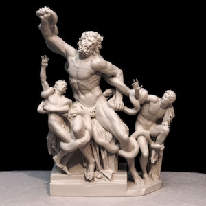 Laocoon and His Sons – Classical Greek Statue. High-Quality Resin, Mythological Sculpture, Decorative Art