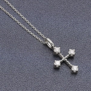 925 Sterling Silve 0.13 carat Moissanite Diamond Cross Pendant Necklace