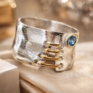 Akvamarinring Trådlindad skulptural silverband Brutalistiskt statementgåva till henne