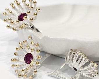 Handgjort smyckeset med röd rhodolit – örhängen och ring i 925 sterlingsilver, naturlig rhodolit ädelsten, eleganta silversmycken