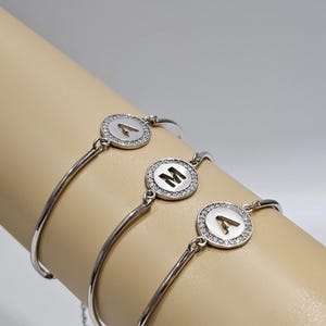 Pulsera de plata de ley con inicial personalizada, pulsera con letra personalizada, regalo para ella, regalo con nombre ajustable para mamá, regalo para dama de honor.