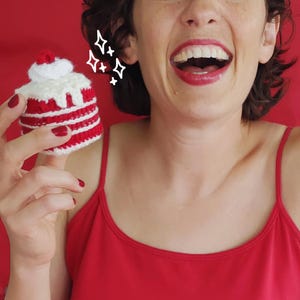 Cute Amigurumi Cake for Beginners - Adorable Petit Four Crochet Pattern
