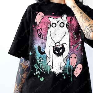Camiseta unisex de fantasma Batsu Neko gótico pastel, gato negro espeluznante y adorable, disfraz de fantasma, Yami Kawaii, ropa kawaii, harajuku de bruja, gótico kawaii