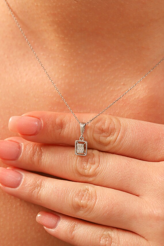 Baguette diamond necklace deals