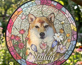 Attrape-soleil pour portrait d'animal de compagnie personnalisé, suspendu de vitrail personnalisé avec fond floral, cadeau commémoratif pour les amoureux des animaux de compagnie
