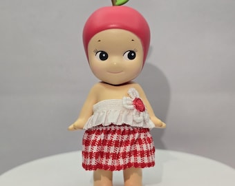 Sonny Angel plaid outfit