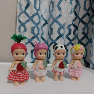 Sonny Angel strawberry outfit